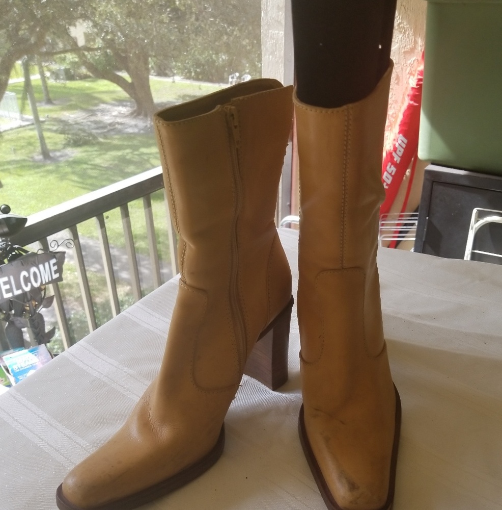 *PRE LOVED* Steve Madden Cowgirl styled Boots